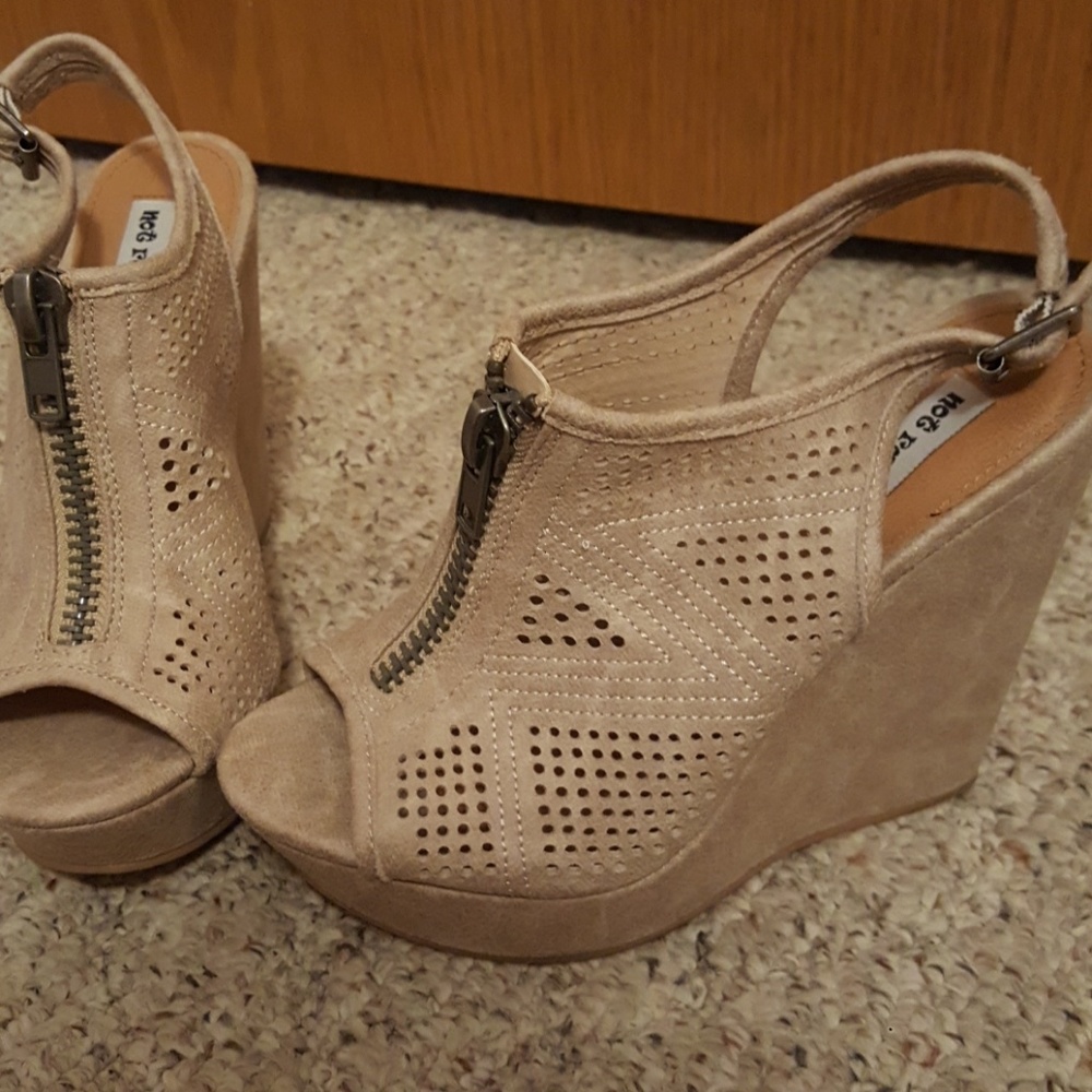 Sandal